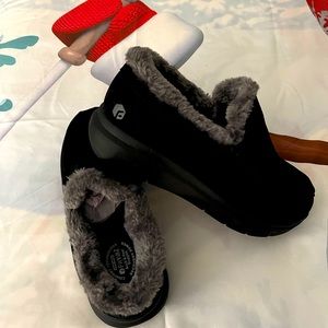 Slippers for women wide feet